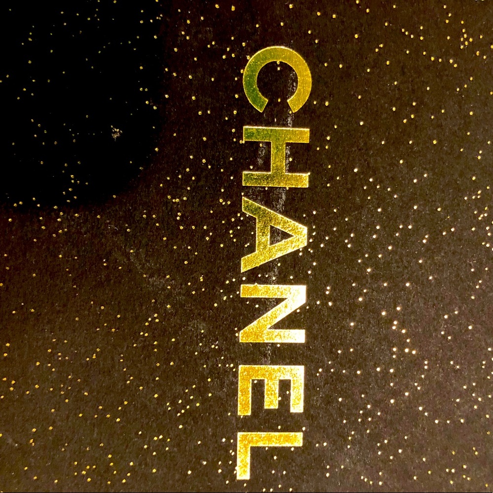 Chanel - Picture 3 of 6